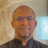 Dr. Lester Otomuro, médico em João Pessoa (PB)